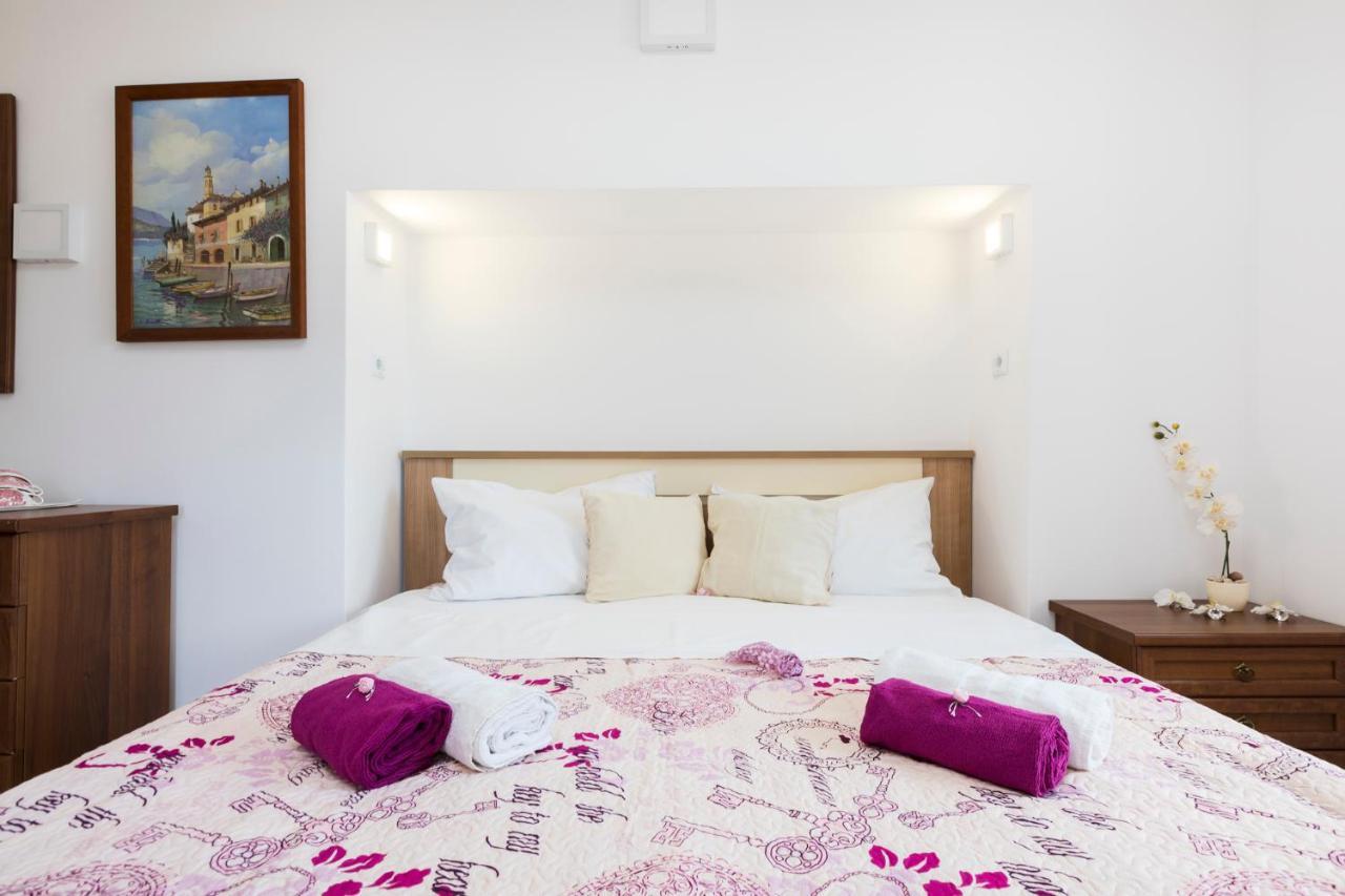 Apartmani I Soba Roberto I Mirjana Valun Exteriér fotografie