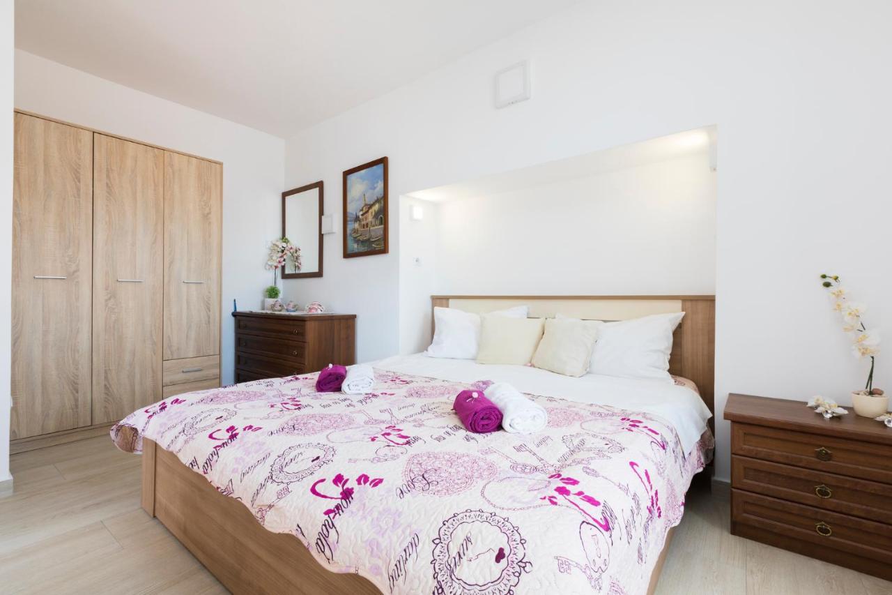 Apartmani I Soba Roberto I Mirjana Valun Exteriér fotografie