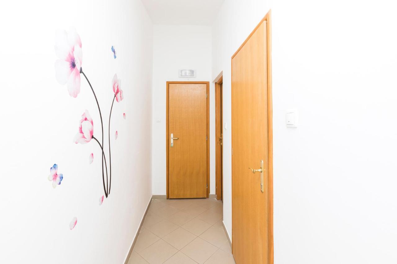 Apartmani I Soba Roberto I Mirjana Valun Exteriér fotografie