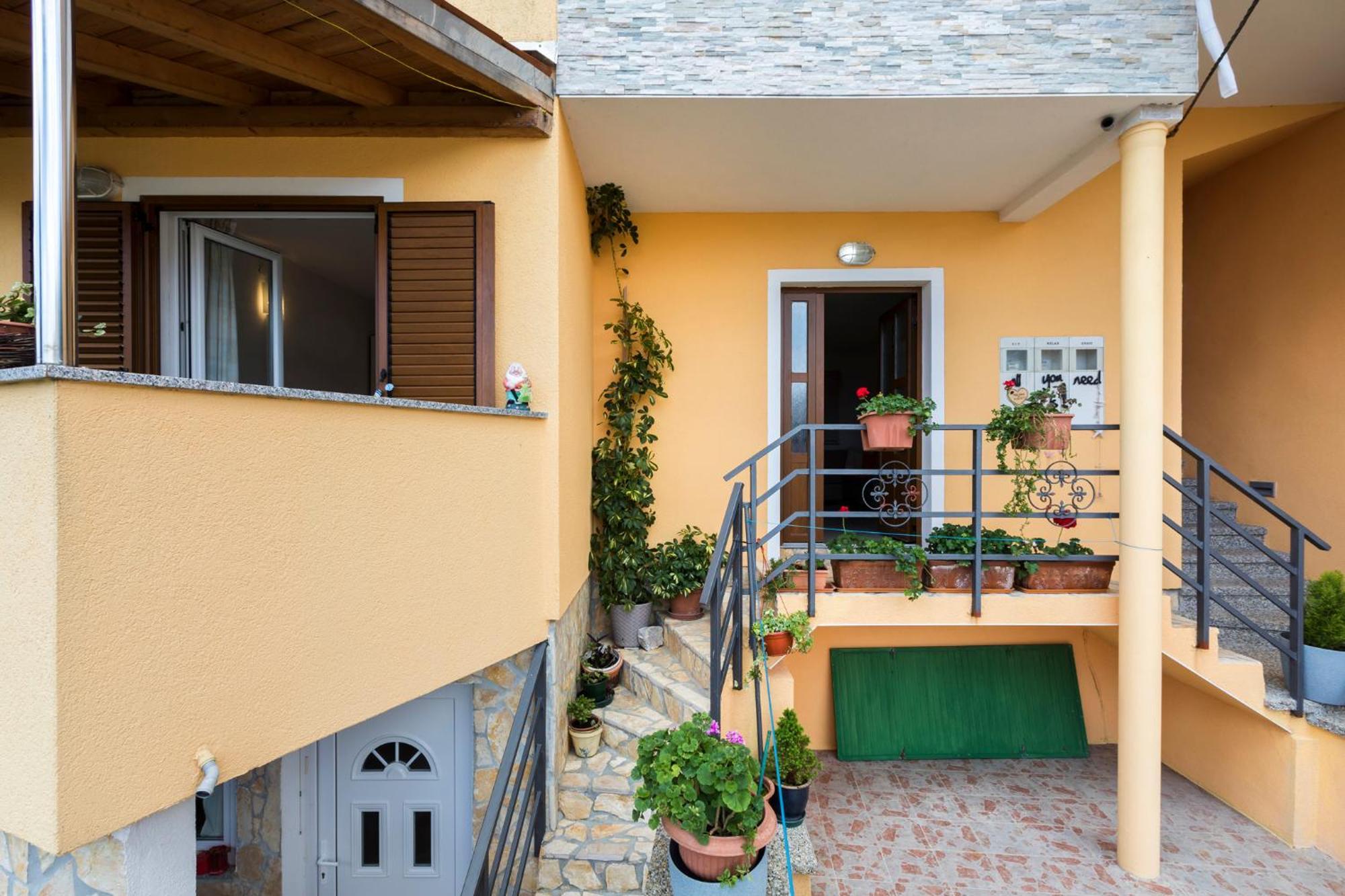 Apartmani I Soba Roberto I Mirjana Valun Exteriér fotografie