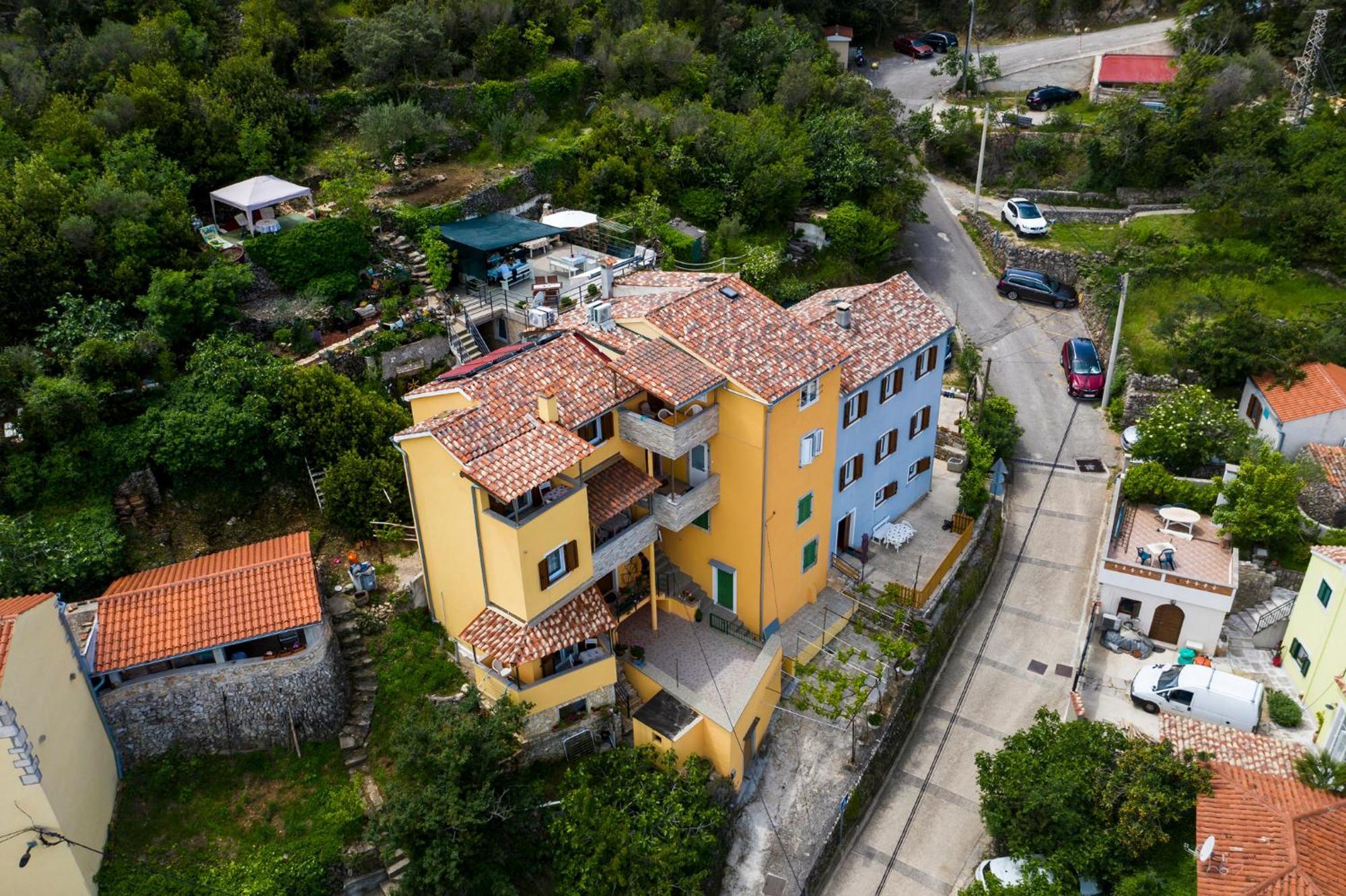 Apartmani I Soba Roberto I Mirjana Valun Exteriér fotografie