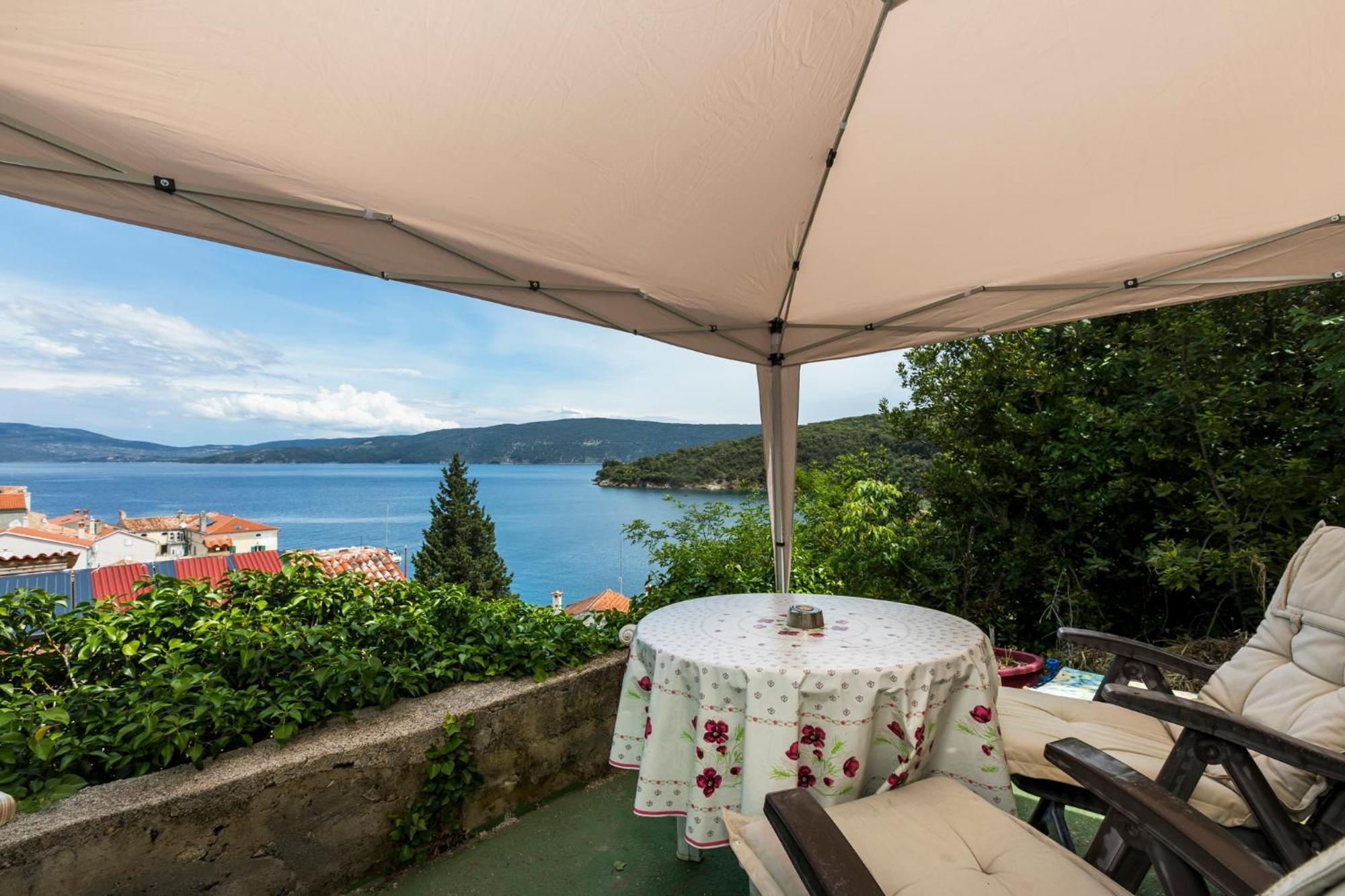 Apartmani I Soba Roberto I Mirjana Valun Exteriér fotografie