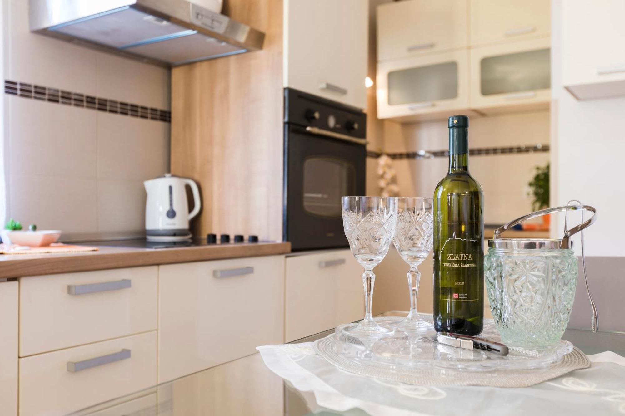 Apartmani I Soba Roberto I Mirjana Valun Exteriér fotografie