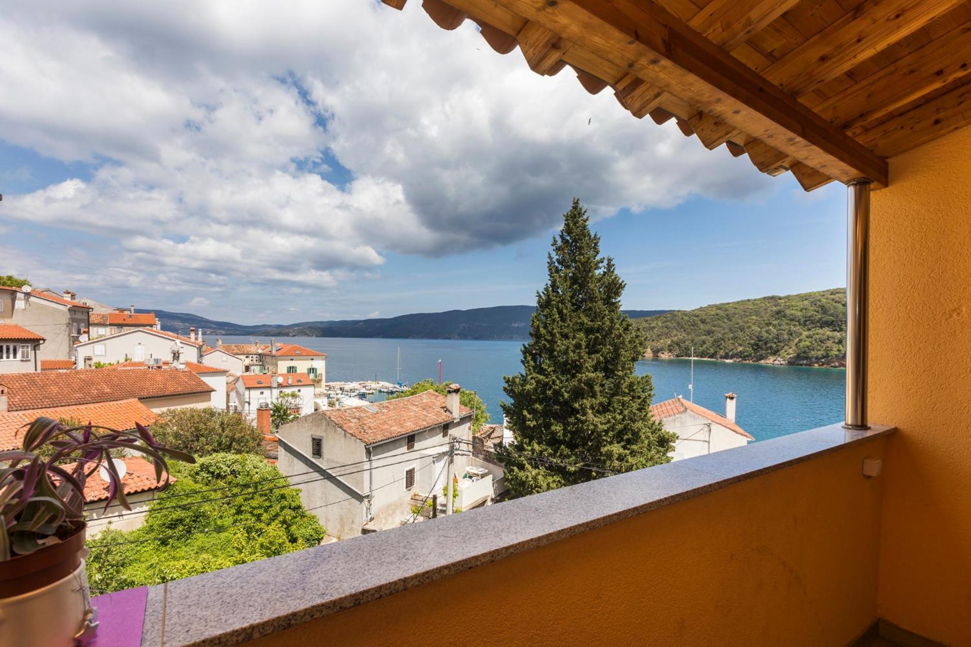 Apartmani I Soba Roberto I Mirjana Valun Exteriér fotografie