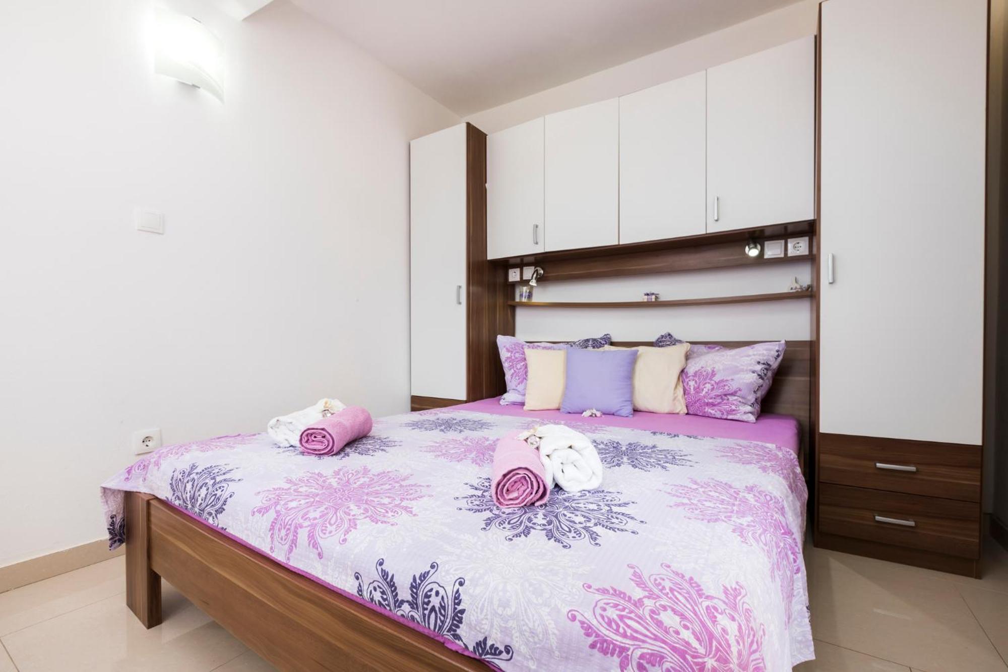 Apartmani I Soba Roberto I Mirjana Valun Exteriér fotografie