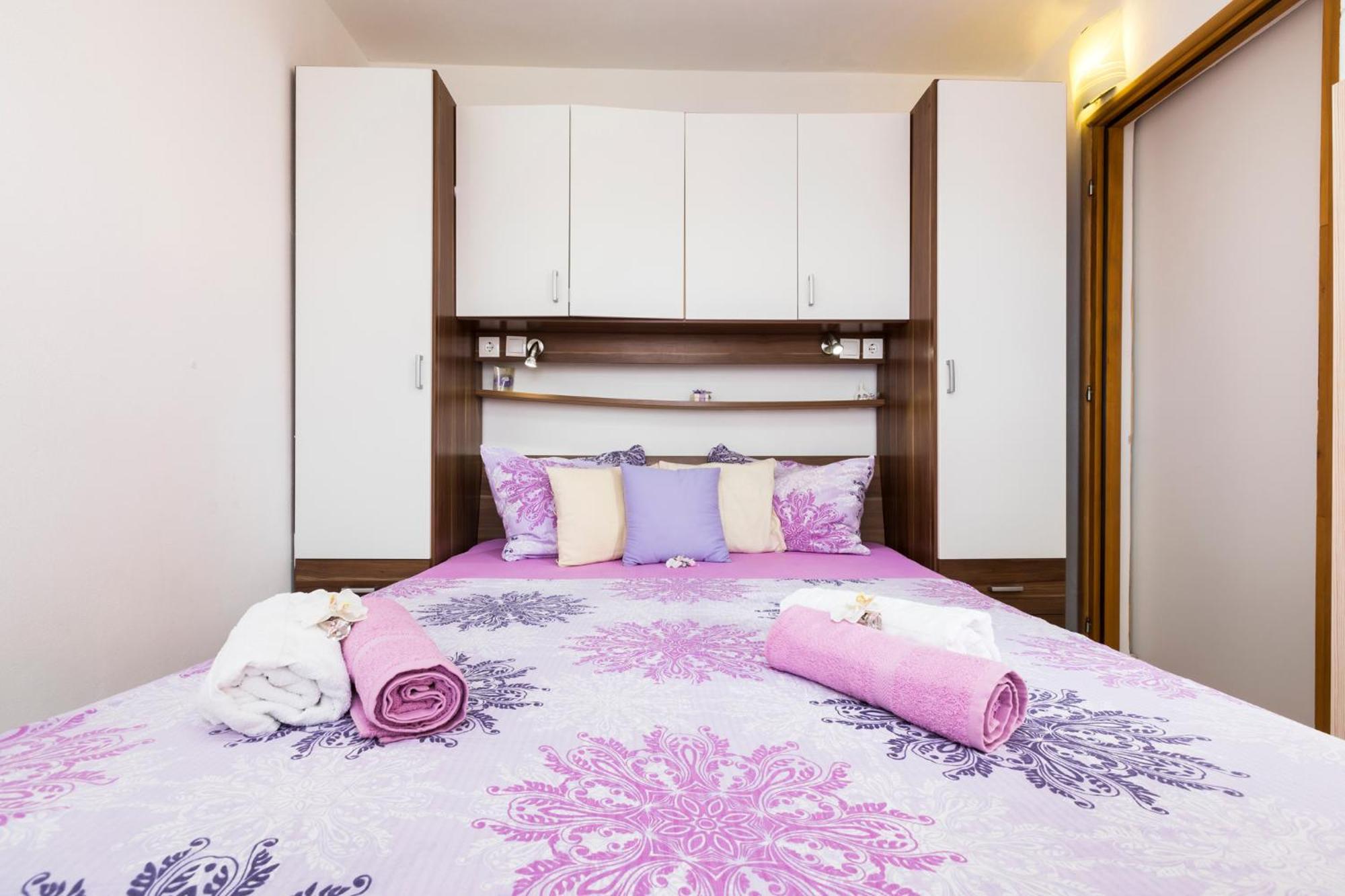 Apartmani I Soba Roberto I Mirjana Valun Exteriér fotografie