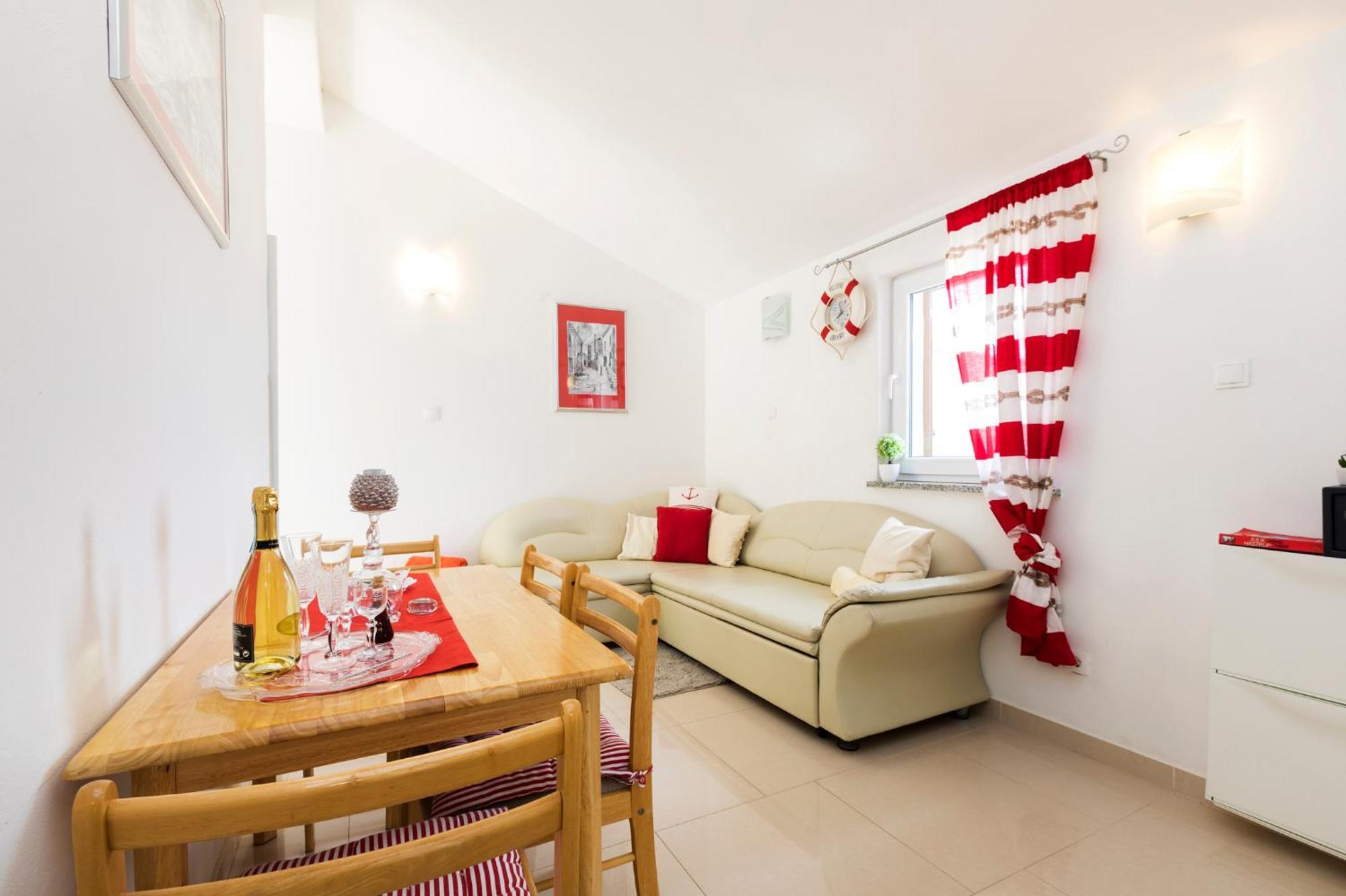 Apartmani I Soba Roberto I Mirjana Valun Exteriér fotografie