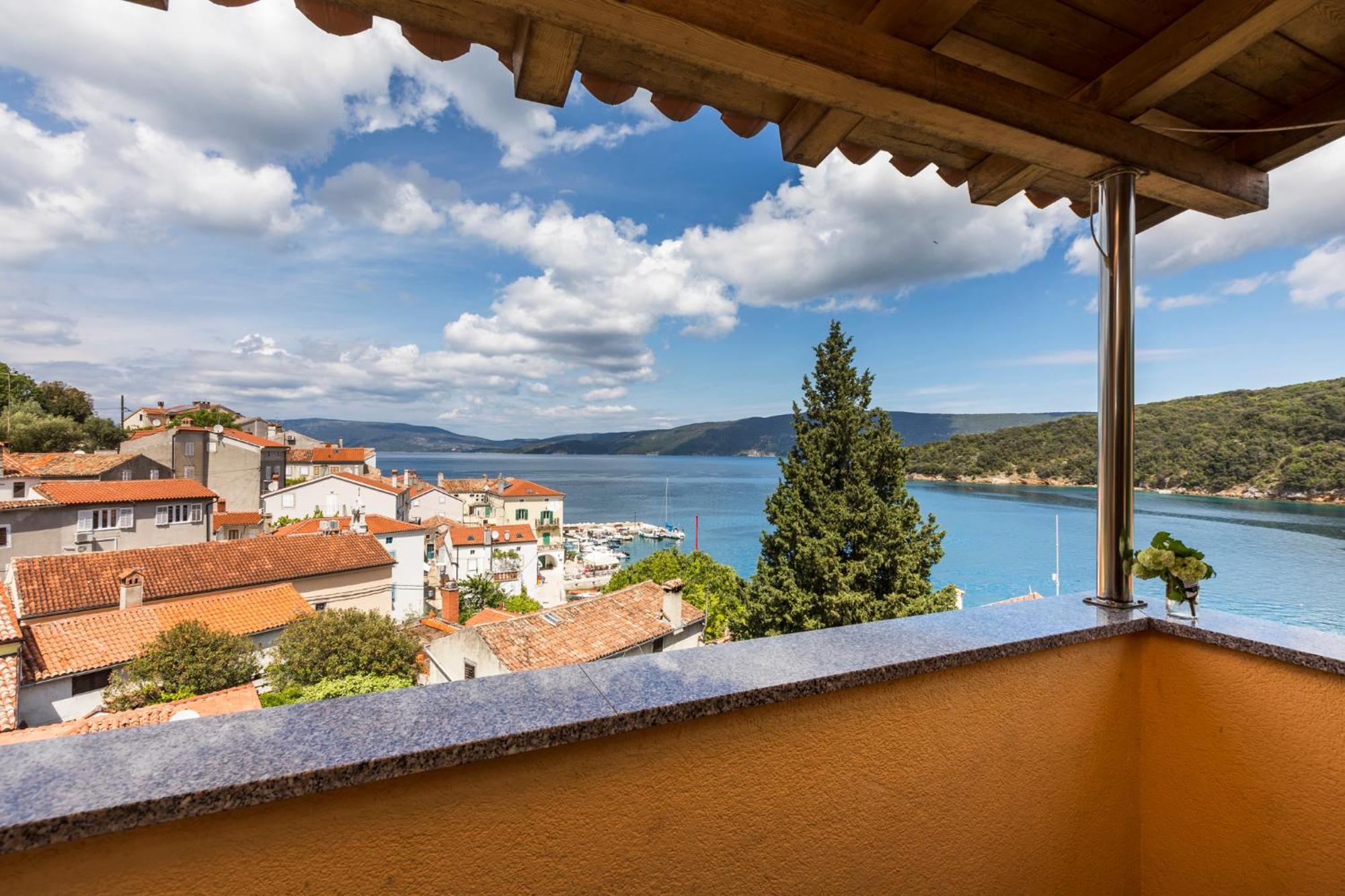 Apartmani I Soba Roberto I Mirjana Valun Exteriér fotografie
